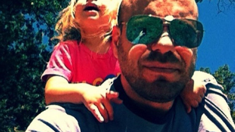 eimai-enas-pateras-pou-pethainei-apo-karkino-kai-exw-na-sas-pw-kati