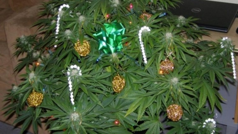 xristougenniatiko-dentro-apo-marixouana