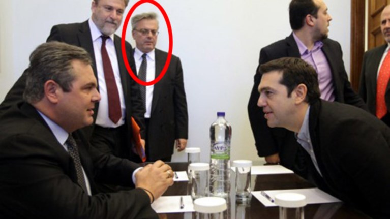 fwtografies-tsipra-me-kammeno-kai-apostolopoulo-dinei-i-nd