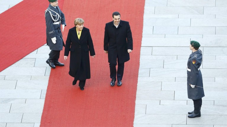wsj-ta-5-sumperasmata-tis-sunantisis-merkel-tsipra