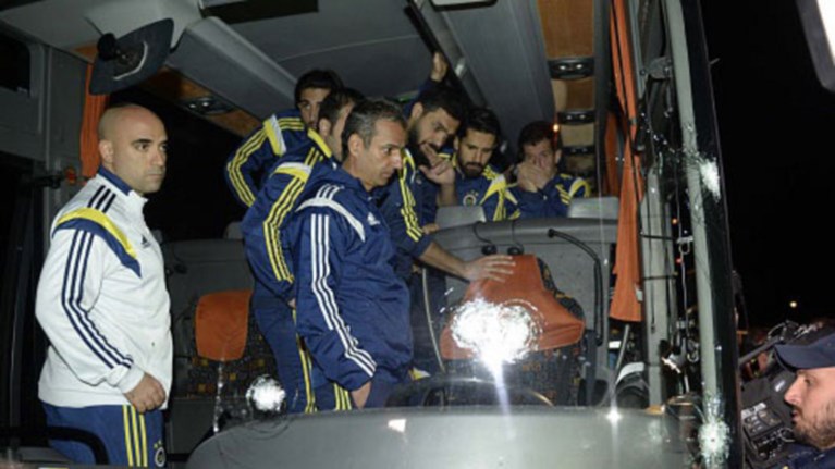 epithesi-sto-lewforeio-tis-fenermpaxtse