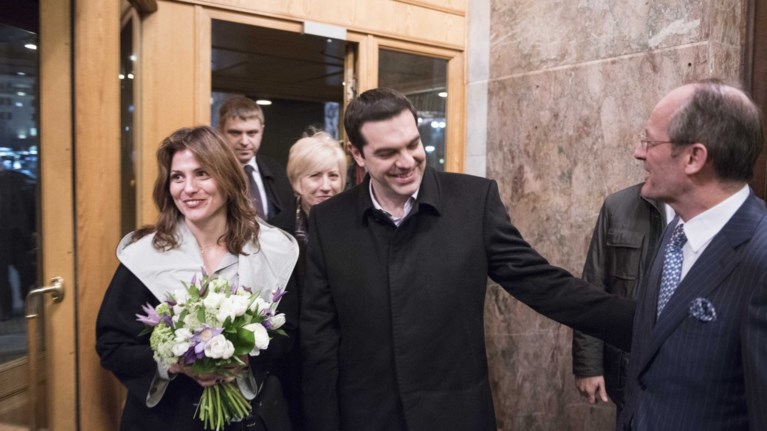 mazi-me-tin-peristera-o-aleksis-sti-mosxa