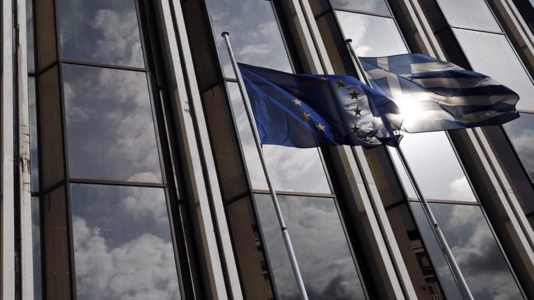 minumata-apo-pantou-stin-athina-gia-telos-xronou