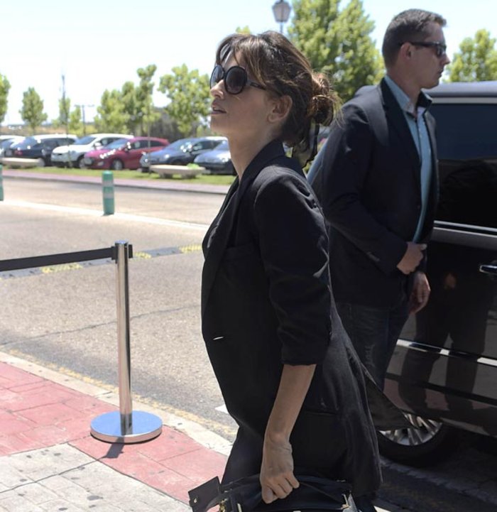 Η Πενέλοπε Κρουζ κατά την άφιξή της στην Ισπανία