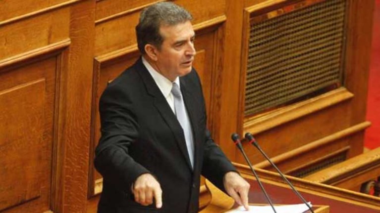 ektos-boulis-o-xrusoxoidis-epeita-apo-26-xronia