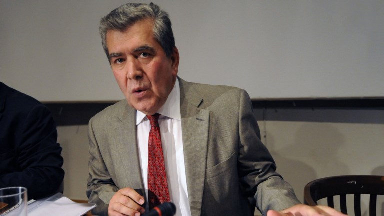 mitropoulos-antitheti-me-to-suntagma-i-katargisi-twn-epikourikwn-suntaksewn