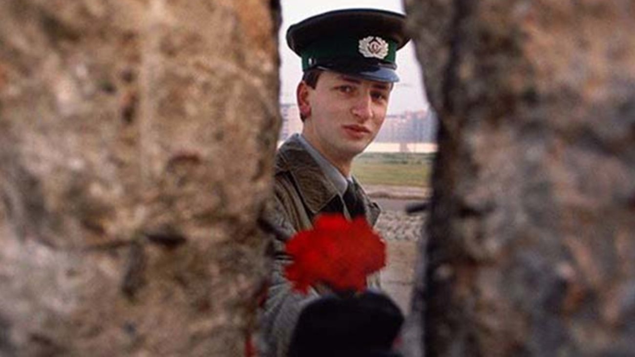 spania-ntoukoumenta-to-backstage-tis-pagkosmias-istorias