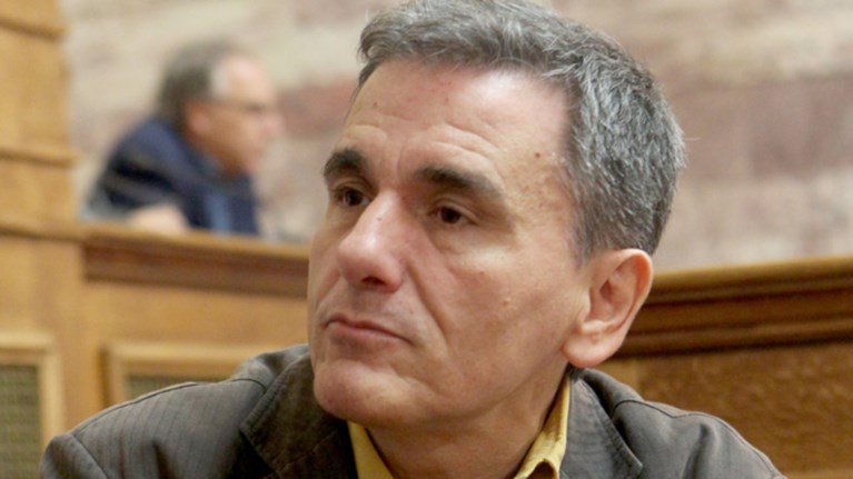 o-kathigitis-tsakalwtosekopse-olous-tous-bouleutes