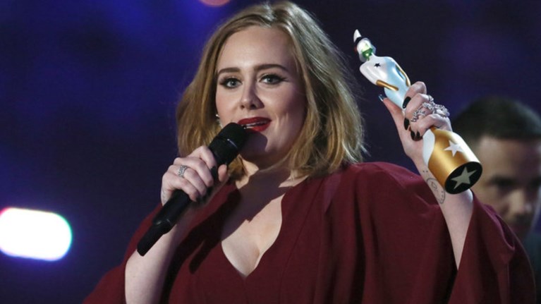 i-antel-aposuretai-apo-ti-mousiki-gia-5-xronia