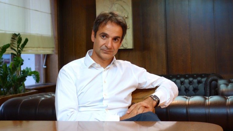 o-mitsotakis-xtizei-profil--empistosuni-stis-ipa