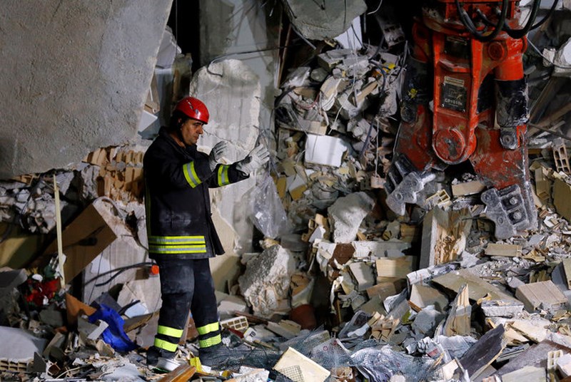 Σκηνές αποκάλυψης στην Ιταλία, στους 247 οι νεκροί