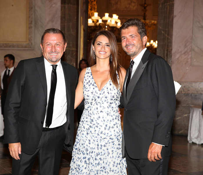 Raffaele Carlino, Πρόεδρος της Carpisa, Penelope Cruz και Gianluigi Cimmino, Διευθύνων Σύμβολος της Carpisa