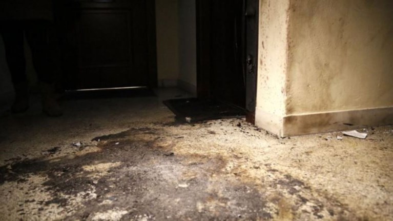 gkazakia-stin-polukatoikia-pou-menei-o-laliwtis-molotof-sto-up-politismou