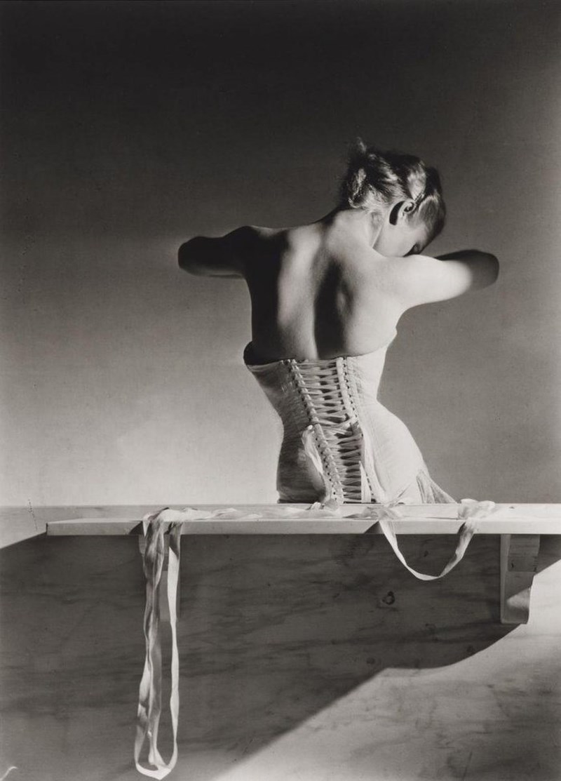 Horst P Horst και ο περίφημος κορσές