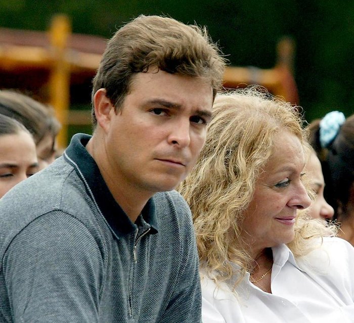 Ο γιος του Φιντέλ, Αντόνιο Κάστρο, με τη μητέρα του, Ντάλια Σότο ντελ Βάγε, σε μια εκδήλωση τιμής προς τον Τσε Γκεβάρα