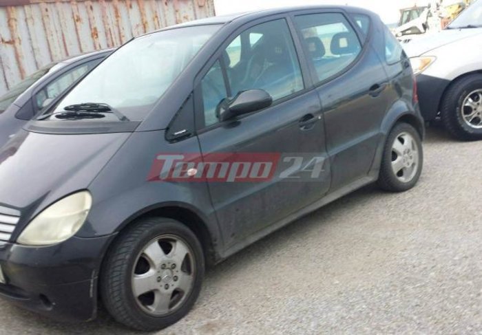 Το αυτοκίνητο της 31χρονης που το άφησε στη γέφυρα, πριν πηδήξει στο κενό.