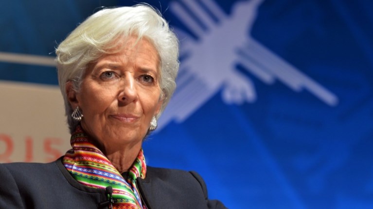 efialtikes-problepseis-gia-to-elliniko-xreos-stin-ekthesi-tou-dnt