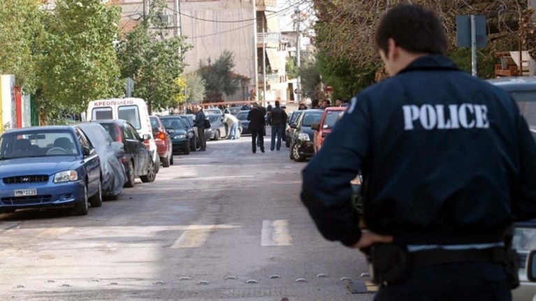 sunelifthi-stin-kupseli-o-listis-tromos-twn-ilikiwmenwn