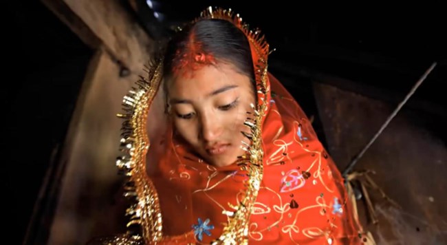 Ιράν: Ανήλικη νύφη θα εκτελεστεί δι' απαγχονισμού για τη δολοφονία του συζύγου της - Μόνο το "Χρήμα του αίματος" μπορεί να τη σώσει