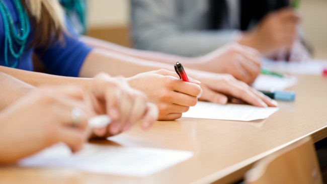 Κομπίνα με την Τράπεζα Θεμάτων σε ιδιωτικό σχολείο