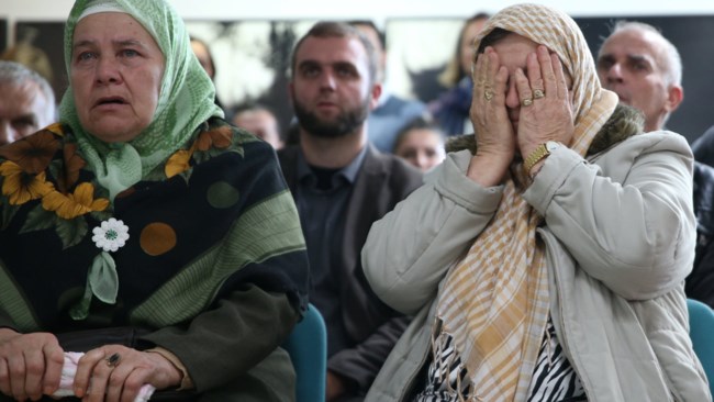 Οι συγκλονιστικές γυναίκες της Σρεμπρένιτσα στη δίκη Μλάντιτς