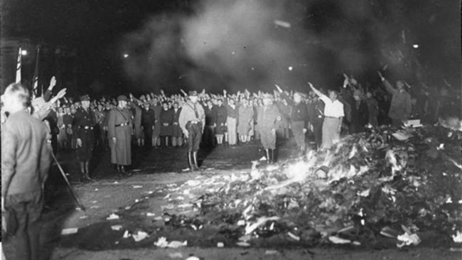 Εφαρμογή αναζήτησης στη Γερμανία επιτρέπει στους χρήστες να ελέγξουν... αν οι πρόγονοί τους ήταν ναζί