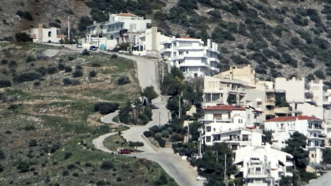 ΣτΕ: Αντισυνταγματικός ο νόμος του 2016 για οικισμούς αυθαιρέτων σε δάση