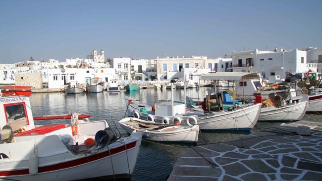 Πάρος και Μήλος στις 10 καλύτερες προτάσεις για διακοπές