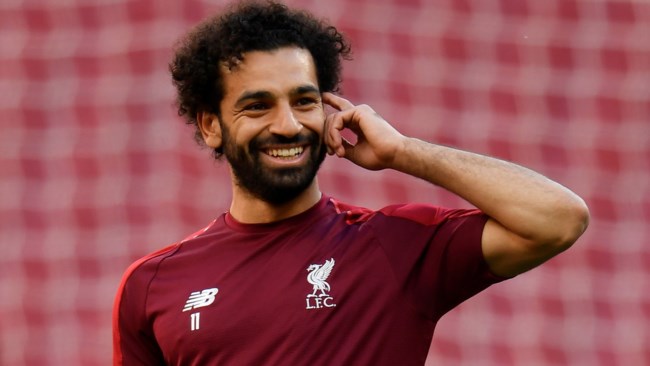 Ο παπαγάλος που λατρεύει τον Σαλάχ και τραγουδά σύνθημα (βίντεο)