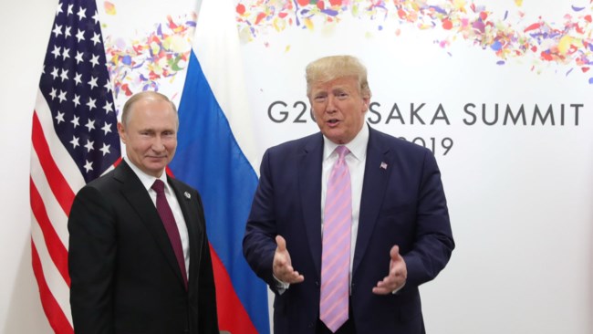Χαμόγελα στη συνάντηση Τραμπ-Πούτιν στην G20