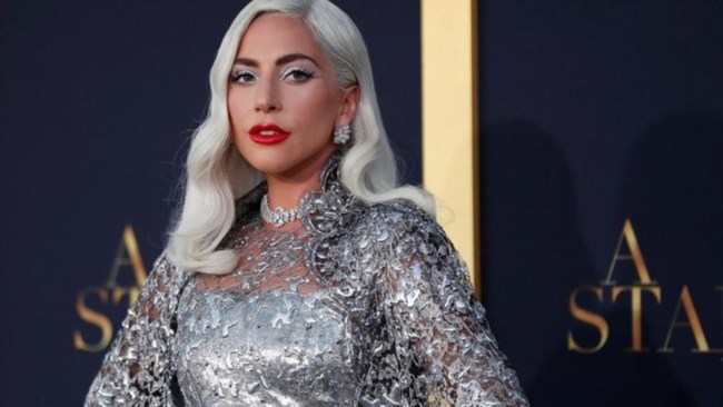 Lady Gaga: Αυτή είναι η selfie χωρίς μακιγιάζ που συγκέντρωσε εκατομμύρια likes