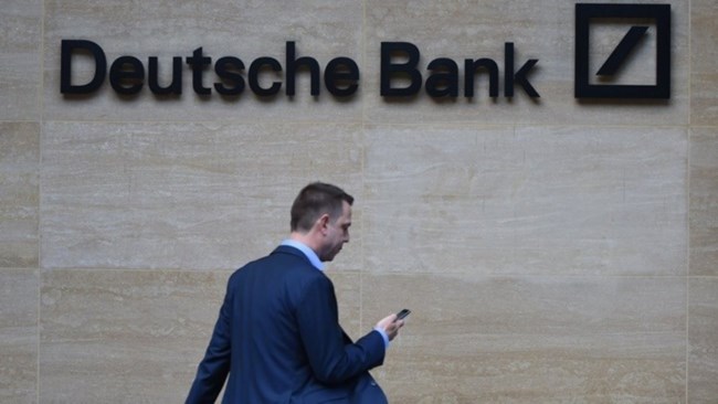 Έρευνα για ξέπλυμα μαύρου χρήματος στην Deutsche Bank - Στο μικροσκόπιο οι συναλλαγές με Αμπράμοβιτς