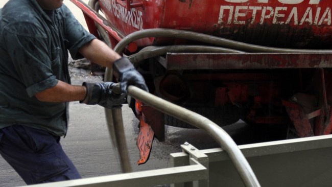 Κλείσιμο της χρονιάς με τέσσερις φορολογικές υποχρεώσεις αλλά και με επιδόματα - Τι πληρώνουμε, τι εισπράττουμε