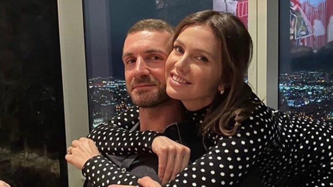 Σταύρος Νιάρχος - Ντάσα Ζούκοβα: Γεννήθηκε το τρίτο παιδί τους - Το φύλο του μωρού και το ελληνικό όνομα που θα του δώσουν