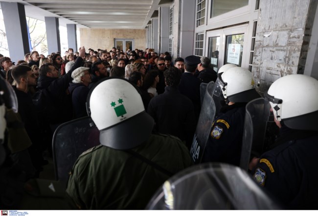 Θεσσαλονίκη: Αναβλήθηκε η δίκη των 49 συλληφθέντων στο ΑΠΘ - Αφέθηκαν όλοι ελεύθεροι