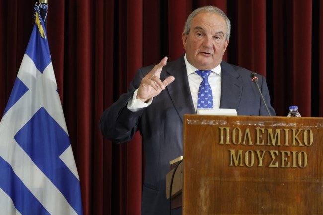Πυρ ομαδόν από Σαμαρά και Καραμανλή κατά Μητσοτάκη: Οχι στη μετάλλαξη της ΝΔ, στροφή τώρα δεξιά