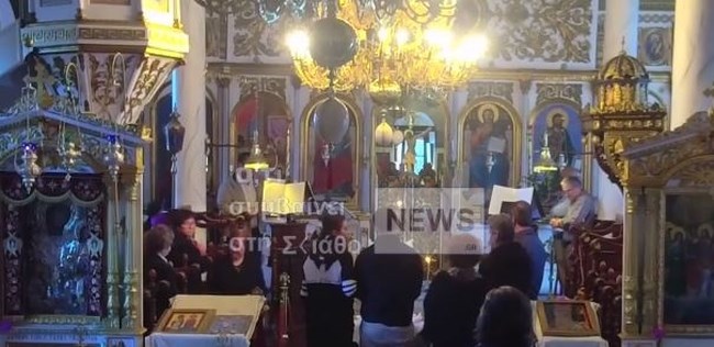 Γιώργος Αγγελόπουλος: Με την εγκυμονούσα σύζυγό του Δήμητρα Βαμβακούση στο 40ήμερο μνημόσυνο της μητέρας του