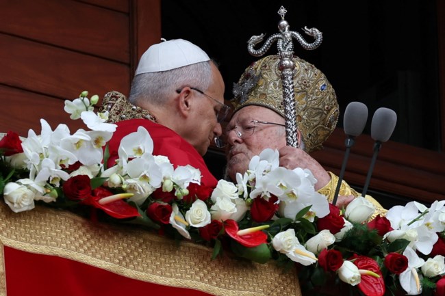 Μηνύματα ενότητας και ειρήνης από το Φανάρι: Ο Οικουμενικός Πατριάρχης με τον "αγαπημένο αδελφό" Πάπα Λέοντα