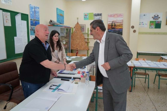 Ψήφισε ο Δήμαρχος Πατρέων Κώστας Πελετίδης