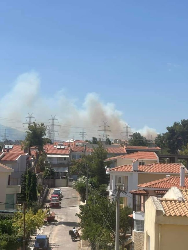 Live: Συναγερμός για φωτιά στην Πάρνηθα - Μήνυμα 112 - Στη μάχη με τις φλόγες 5 ελικόπτερα και 2 αεροπλάνα [βίντεο]