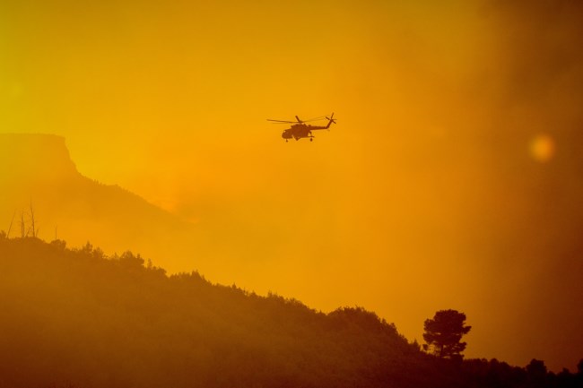 ΦΩΤΙΑ ΞΥΛΟΚΑΣΤΡΟ