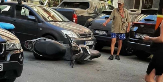 Κέρκυρα: Λεωφορείο έπεσε σε σταθμευμένα οχήματα