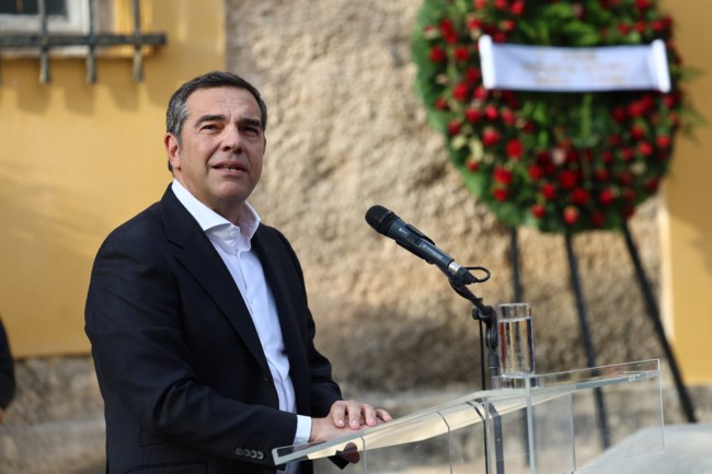 Κηδεία Φλαμπουράρη: Εκλαψε ο Τσίπρας στο κλείσιμο του επικήδειου λόγου - "Καλό ταξίδι, παππού Αλέκο"