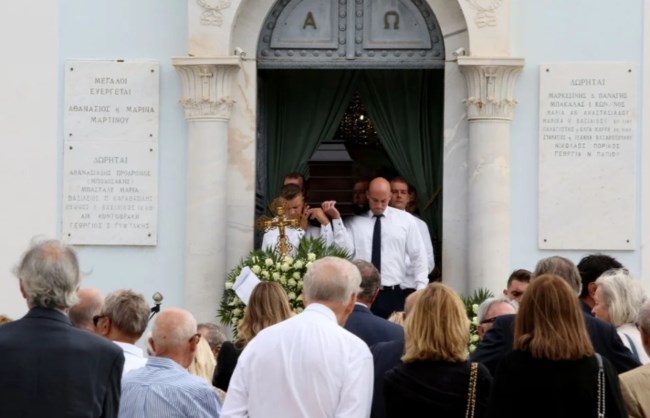 Κηδεία του συνθέτη Αλέξη Παπαδημητρίου: Έλλη Στάη και Μαριάννα Λάτση στο τελευταίο αντίο στο Α' Νεκροταφείο