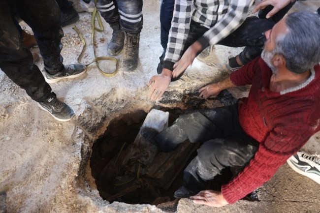 Συρία: Φρίκη με πτώματα βασανισμένων και φυλακές κολαστήρια - Αρχίζει το κυνήγι των βασανιστών του καθεστώτος Ασαντ
