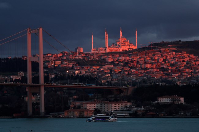 Reuters: Η Τουρκία ρισκάρει με κυρώσεις αν συνεχίσει να λειτουργεί ως "ασφαλές καταφύγιο" για τους Ρώσους ολιγάρχες