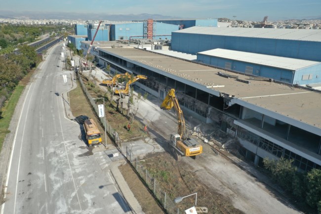 Ελληνικό: Σε πλήρη ανάπτυξη τα εργοτάξια - Μπουλντόζες σε τρία κτίρια στην Ποσειδώνος