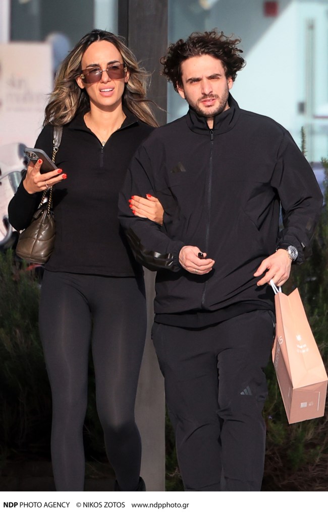 Ελενα Κώνστα: Σπάνια δημόσια εμφάνιση με τον σύντροφό της