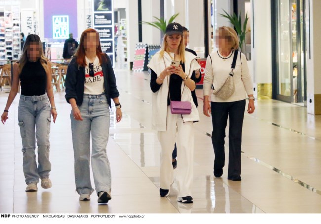 Ευαγγελία Αραβανή: To αψεγάδιαστo athletic look σε πρωινή έξοδο και τα νεύρα με τους φωτογράφους