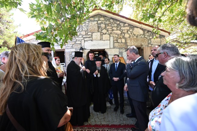Ανδρουλάκης στην Τένεδο: Όπου υπάρχει πίστη, ιστορική συνείδηση και συλλογική προσπάθεια, τίποτε δεν σβήνει